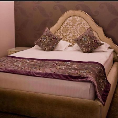 Hotel Rais Târgu Jiu Extérieur photo