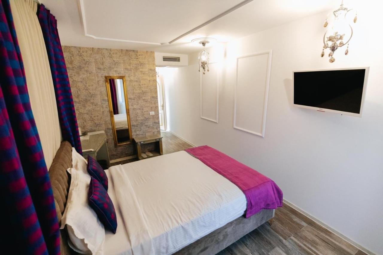 Hotel Rais Târgu Jiu Extérieur photo