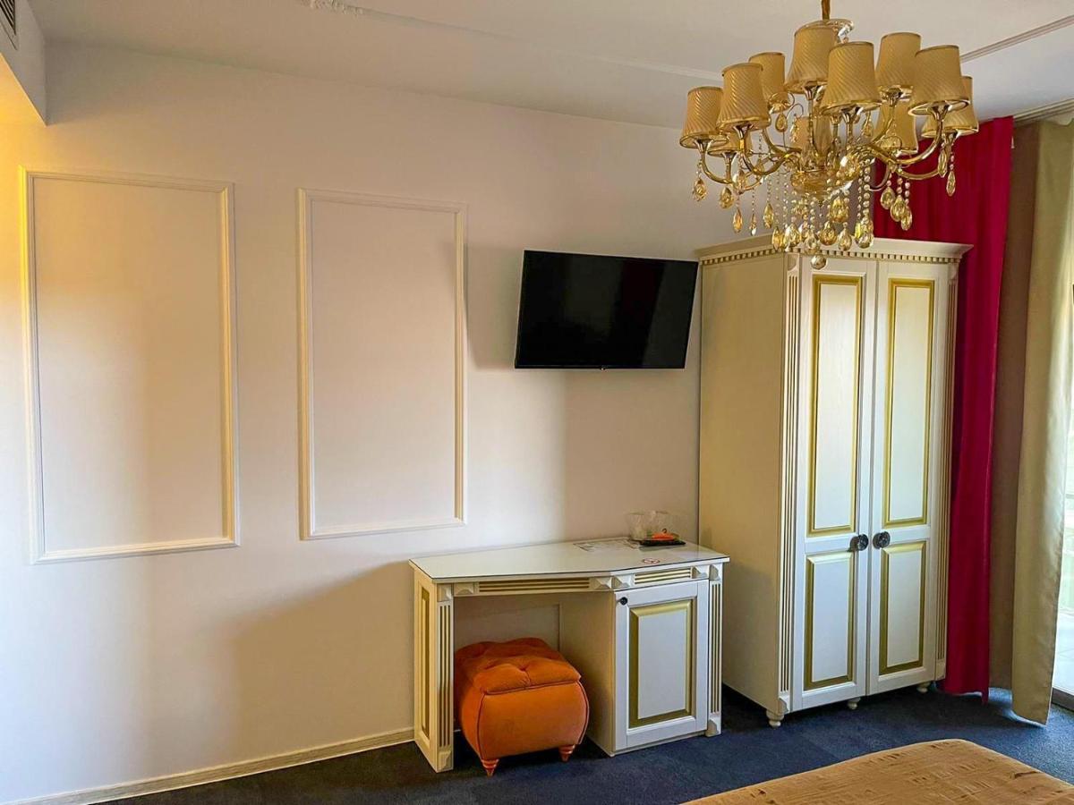 Hotel Rais Târgu Jiu Extérieur photo