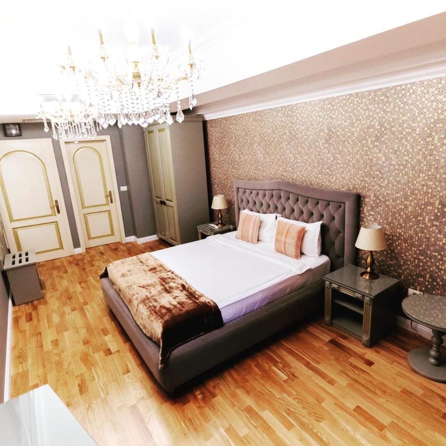 Hotel Rais Târgu Jiu Extérieur photo