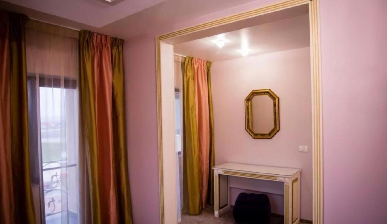 Hotel Rais Târgu Jiu Extérieur photo