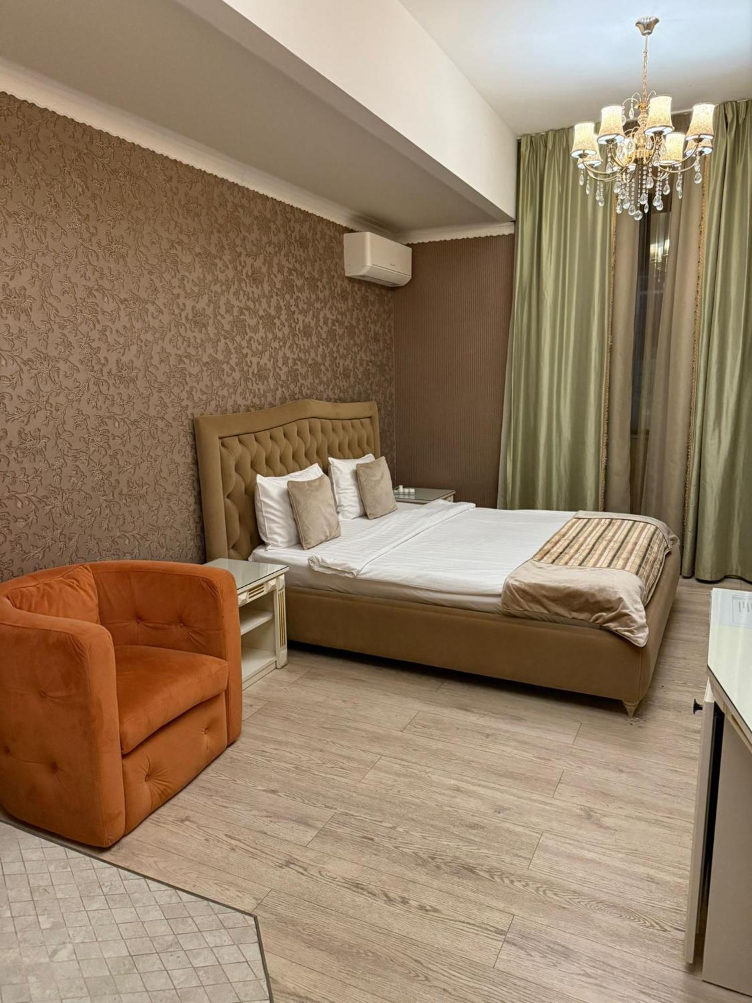 Hotel Rais Târgu Jiu Extérieur photo