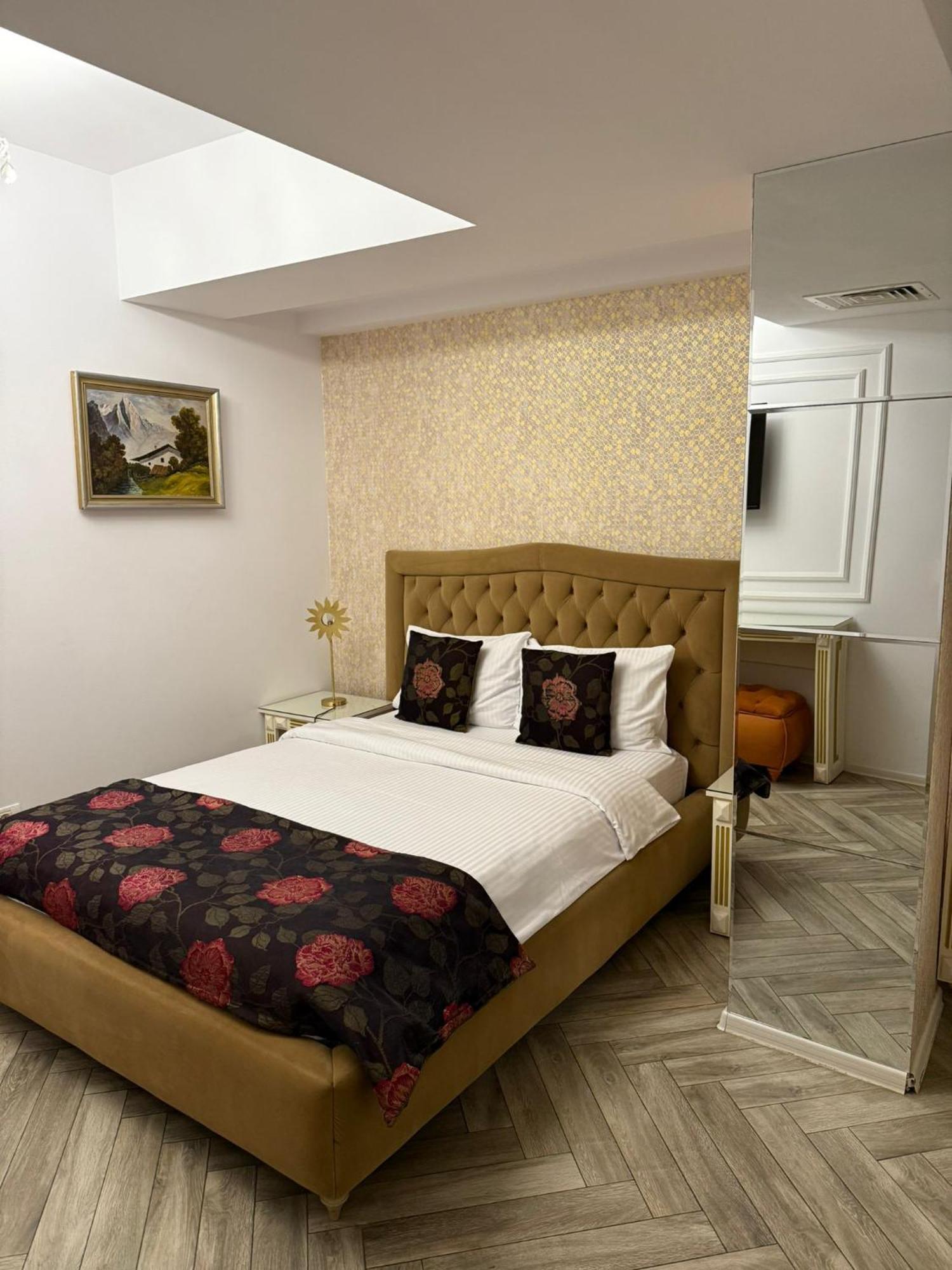 Hotel Rais Târgu Jiu Extérieur photo