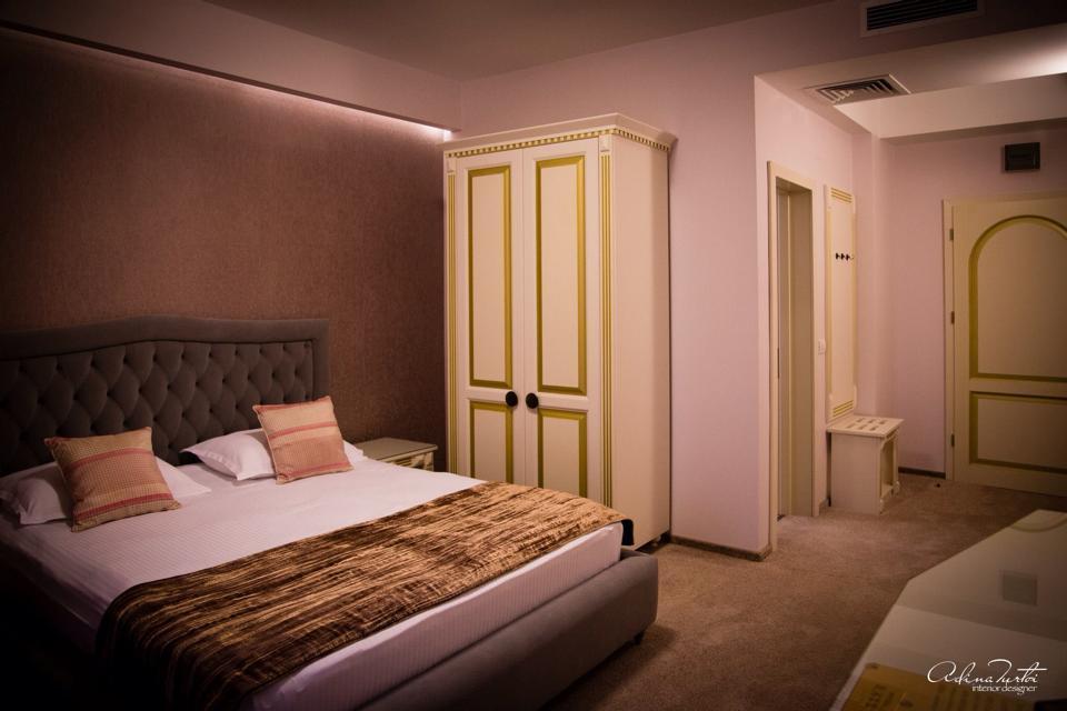 Hotel Rais Târgu Jiu Extérieur photo