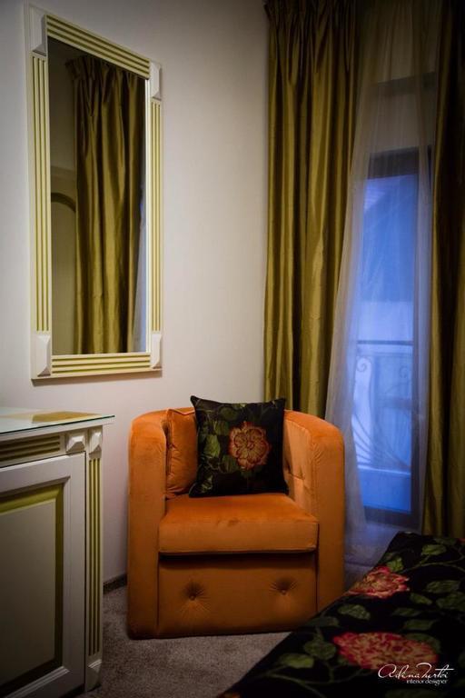 Hotel Rais Târgu Jiu Extérieur photo