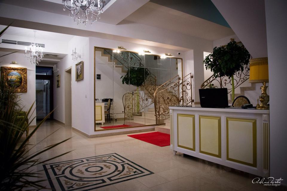 Hotel Rais Târgu Jiu Extérieur photo