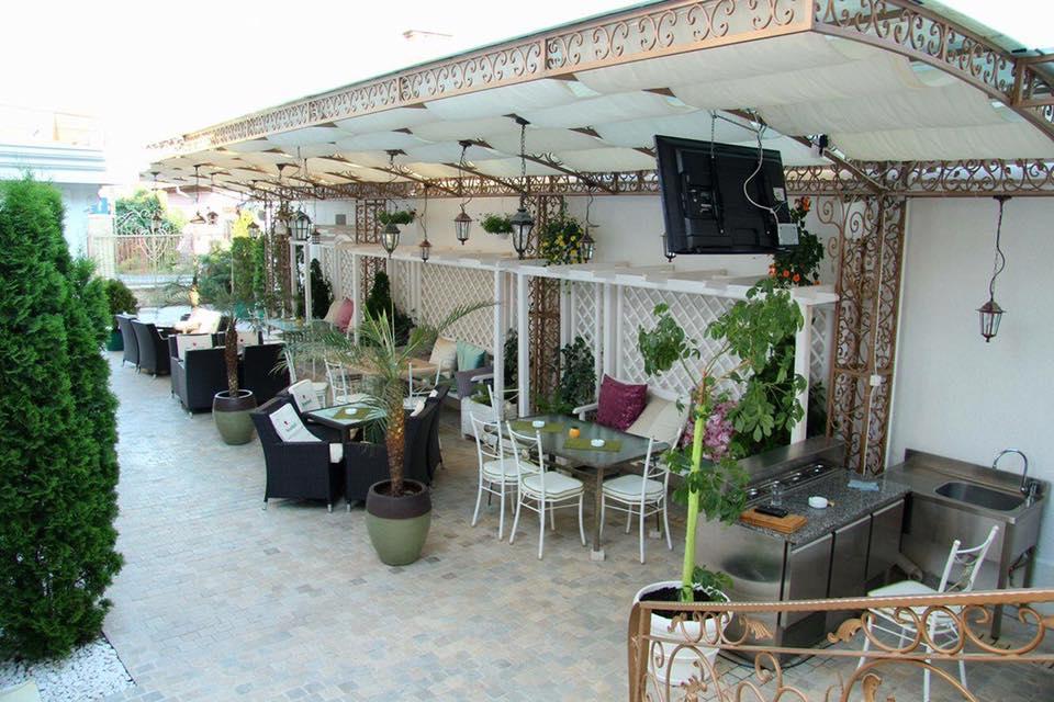 Hotel Rais Târgu Jiu Extérieur photo