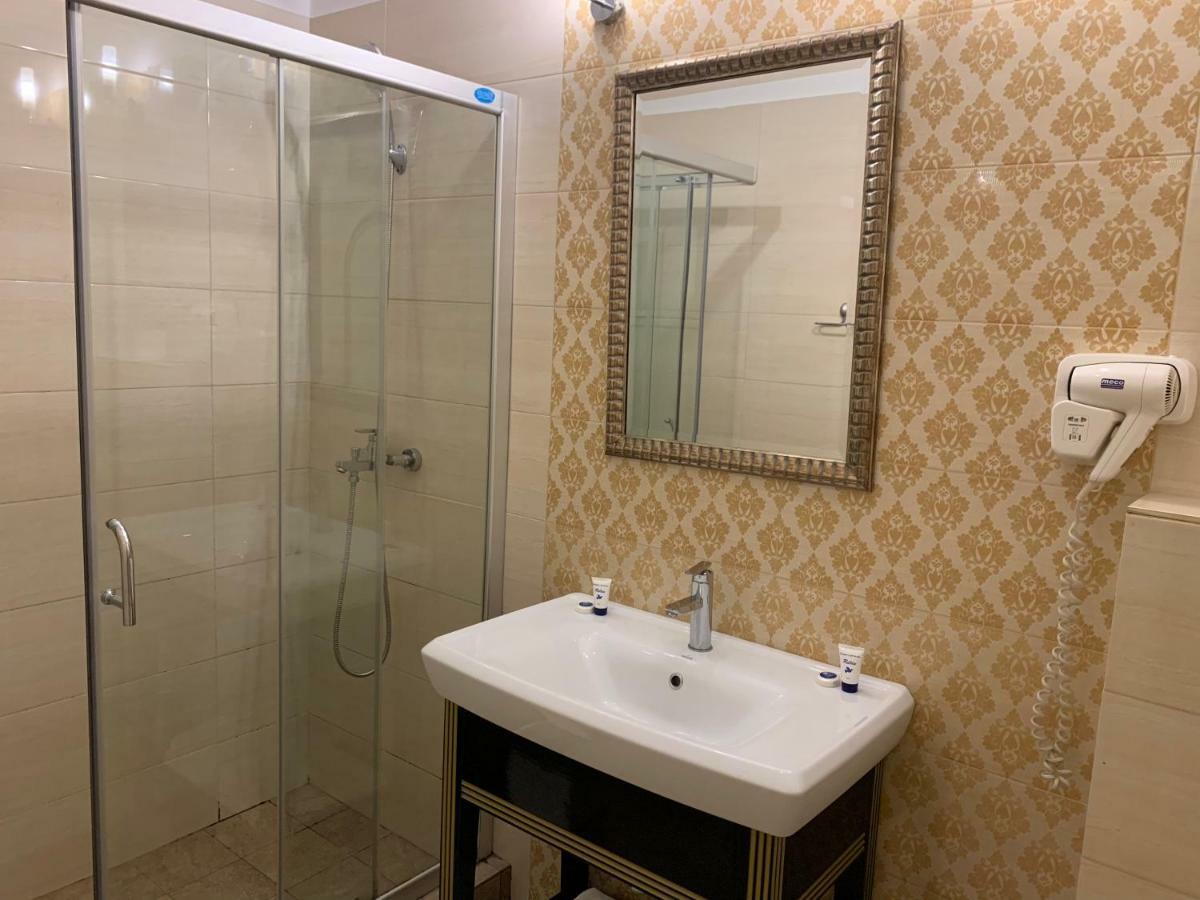 Hotel Rais Târgu Jiu Extérieur photo