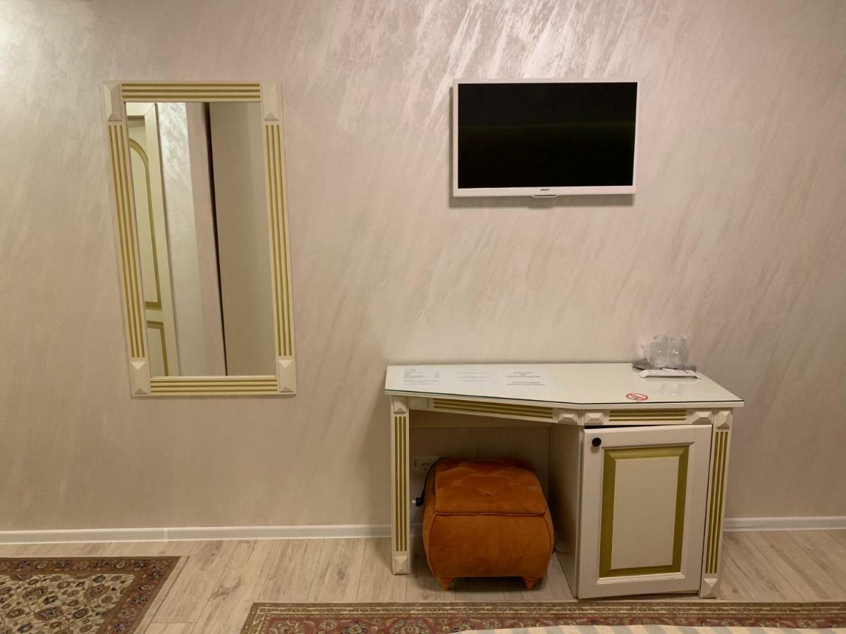Hotel Rais Târgu Jiu Extérieur photo