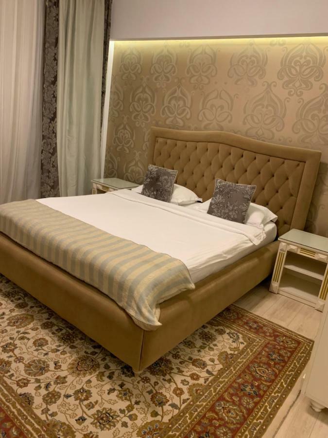 Hotel Rais Târgu Jiu Extérieur photo